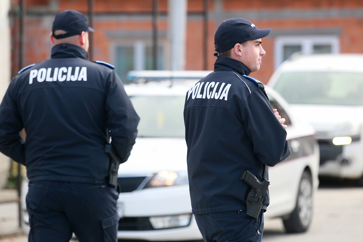 Osumnjičen da je nasmrt pretukao majku pa skočio u rijeku