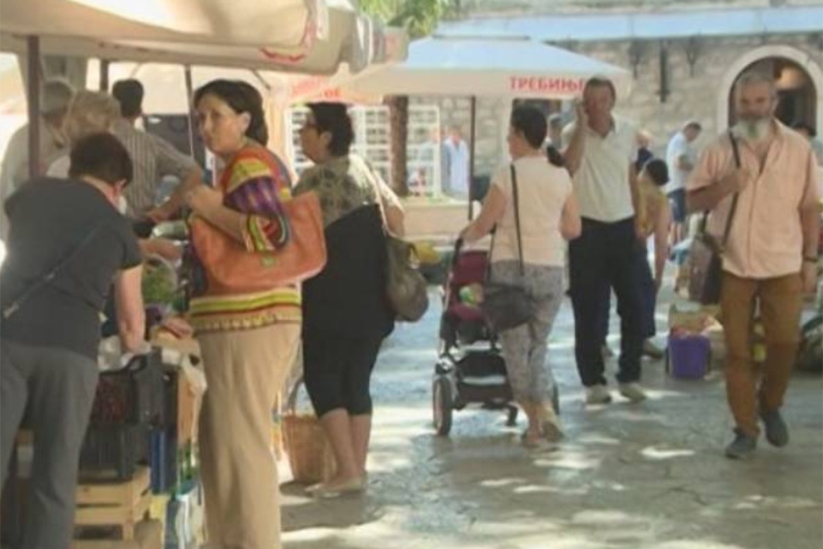 Kako se Trebinjci, koji ne žive od turizma, nose sa visokim cijenama?