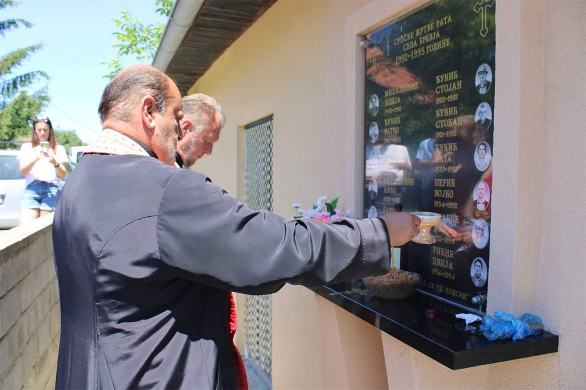 Služen pomen za stradale mještane Brezja