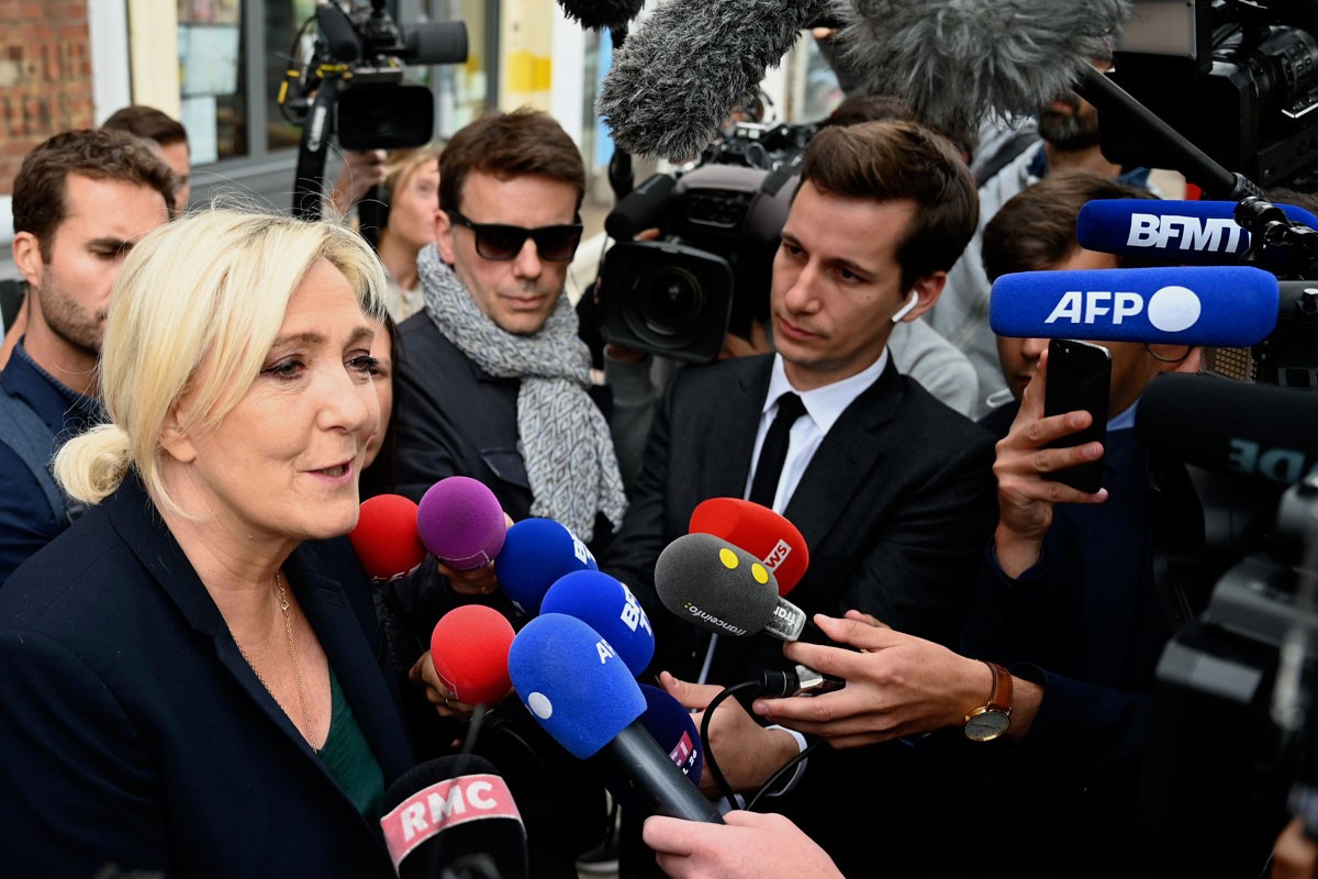 Marin le Pen se povlači
