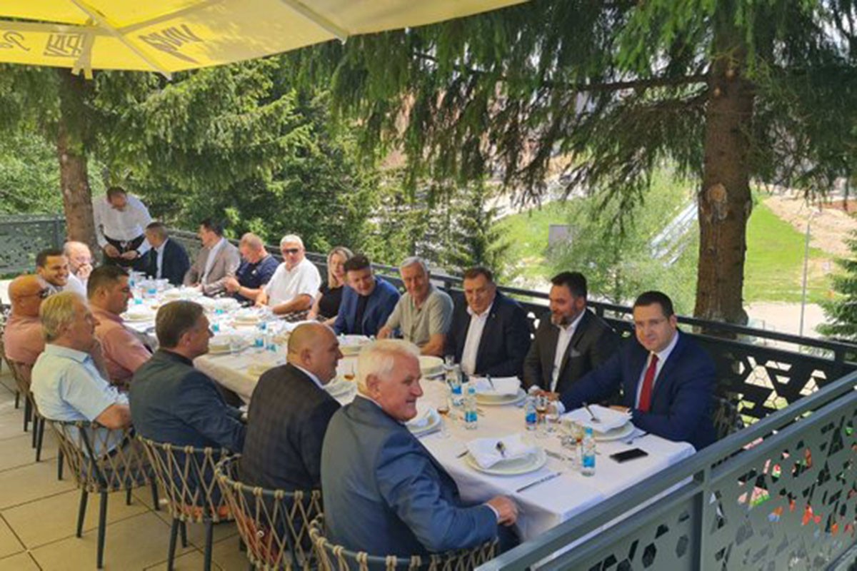 Dodik posjetio Jahorinu: Ponosni na investicije i odličnu turističku ponudu