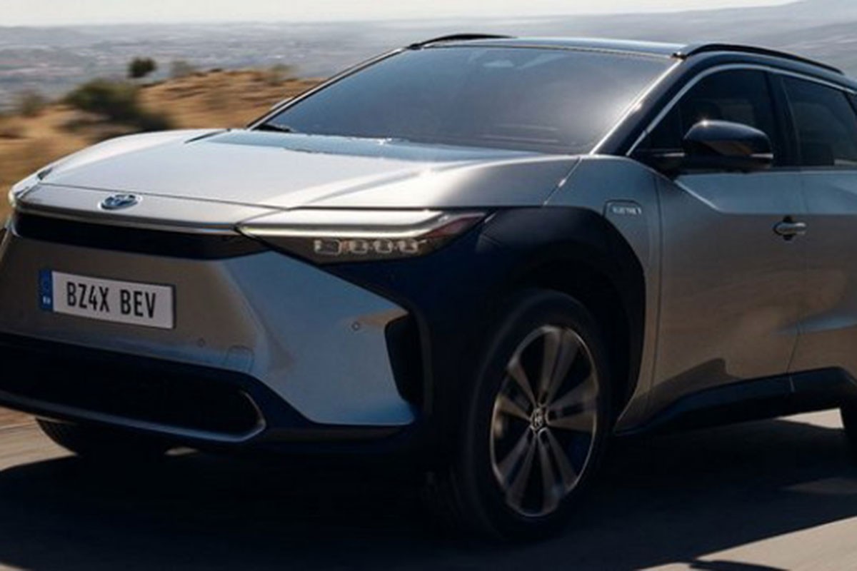 Toyotin prvi EV - opozvan