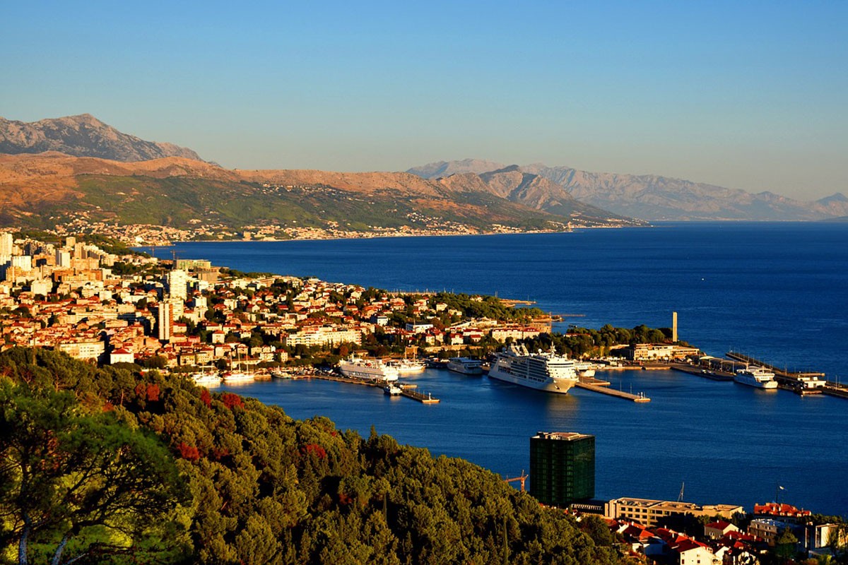 Ženu nasred gradske plaže u Splitu ugrizla zmija