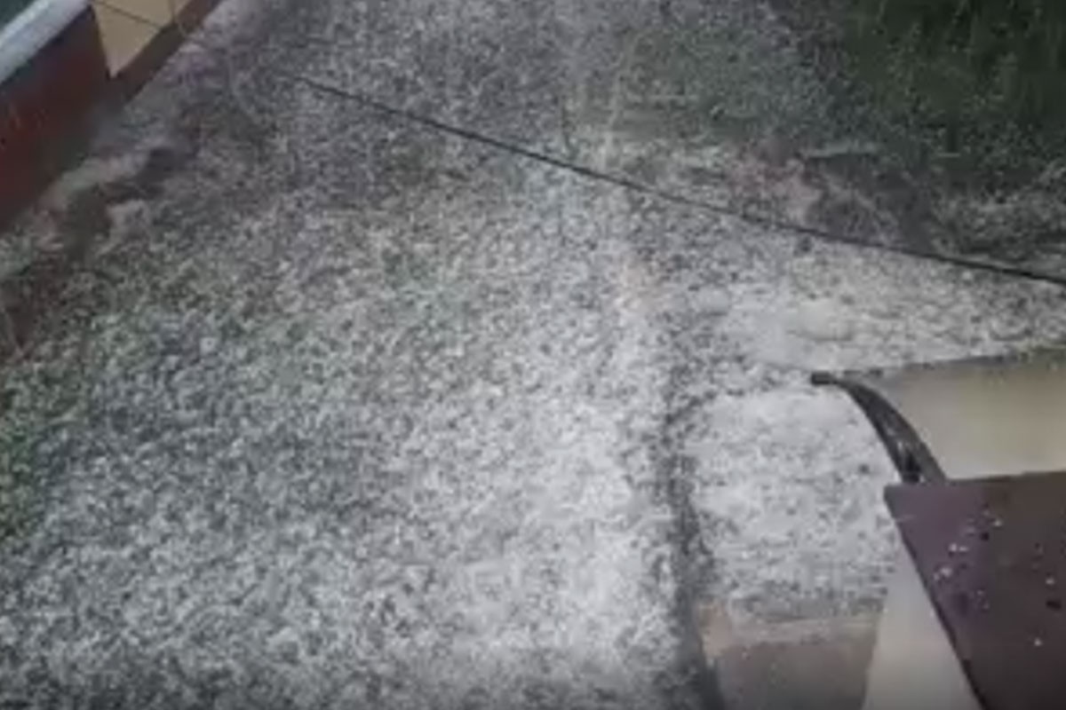 Jako nevrijeme pogodilo nekoliko gradova u BiH, led naštetio usjevima