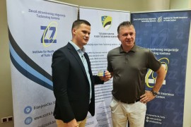 Nakon deset godina obećanja, podijeljeno oko 5.000 e-knjižica