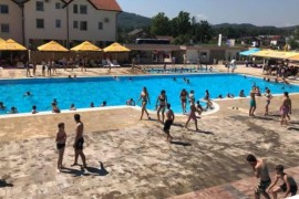 Muškarac smrtno stradao na bazenu