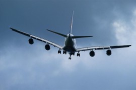 Avion letio 14 sati s rupom na trupu