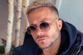 Saša Kovačević pjeva na dočeku Novaka Đokovića