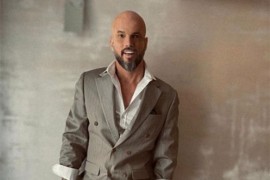 Boban Rajović planira da se padobranom spusti na binu