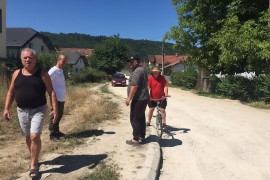 Mještani Prvomajske ulice očajni: "Želimo da izađemo iz prašine"