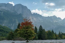 Srpski turisti zaglavljeni u planinskom dijelu Albanije, jedan preminuo
