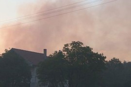 Vatrogasci odbili vatru od kuća u selu Korita