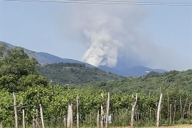 Požar u Sloveniji: 180 vatrogasaca se bori s vatrom, mine otežavaju ...
