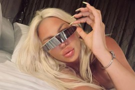 Jelena Karleuša provokativnom kombinacijom zbunila fanove