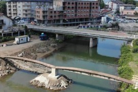 Izgradnja gradskog mosta i obustava saobraćaja u Tesliću