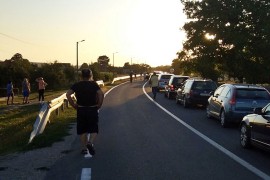 Motociklista prevezen u bolnicu nakon sudara s automobilom