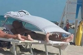 Nasmijao primorje: Napravio zaklon pomoću ležaljke i peškira