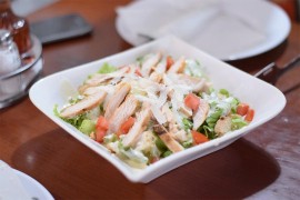 Osvježavajuća zelena salata sa ćuretinom