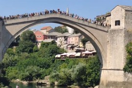 Izmjereno 50 stepeni Celzijusovih ispod Starog mosta u Mostaru