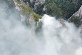 Teška borba sa vatrenom stihijom u kanjonu Hrčavke