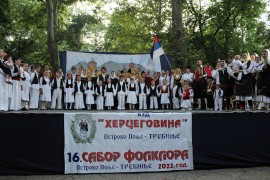 Veče folklora na trebinjskom Trgu slobode