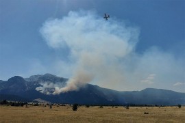 Veliki požar na Blidinju se širi, ugrožena vikend naselja