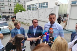 Završen sastanak u OHR-u: "Šmit vikao i lupao po stolu"