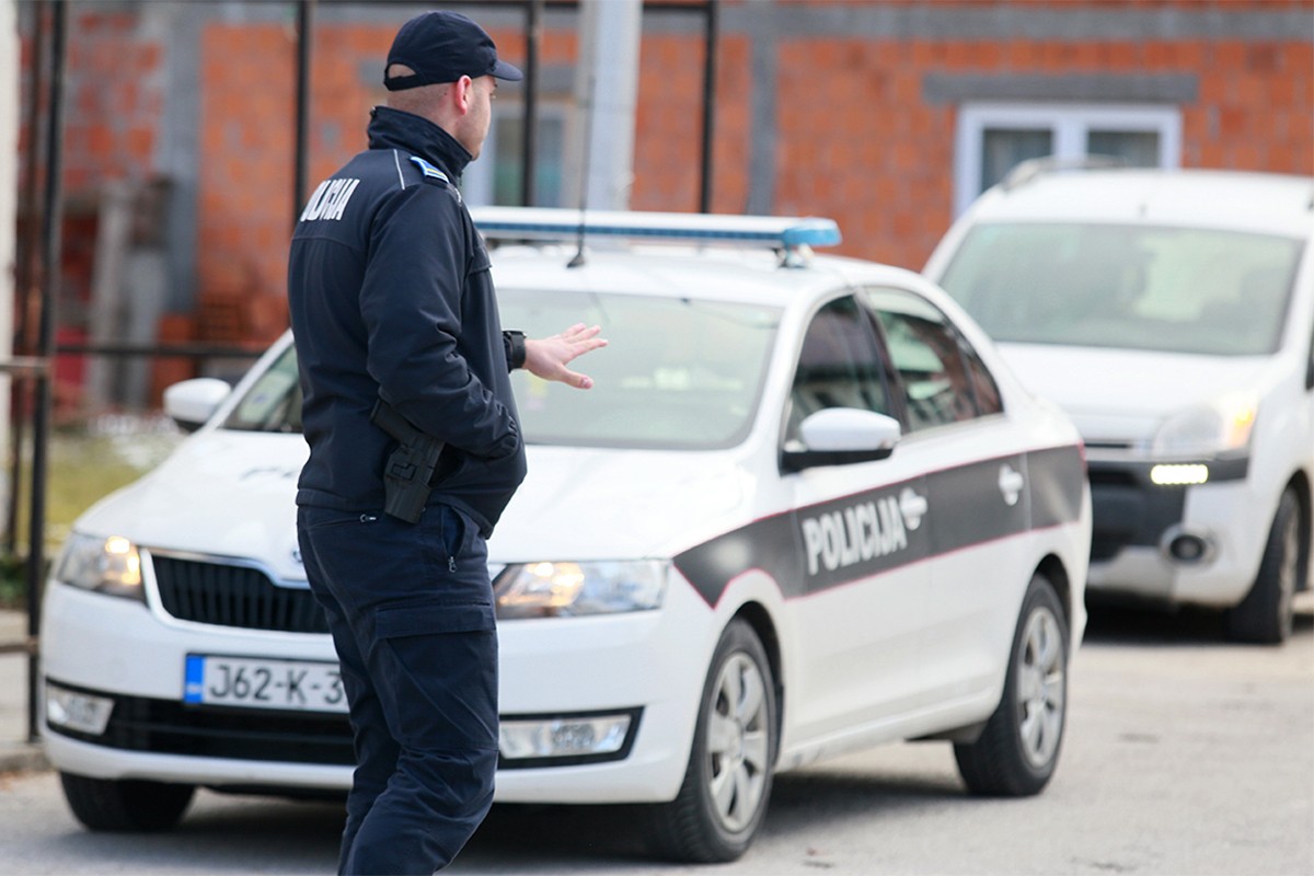 Pucnjava ispred hotela u Neumu, ranjena jedna osoba