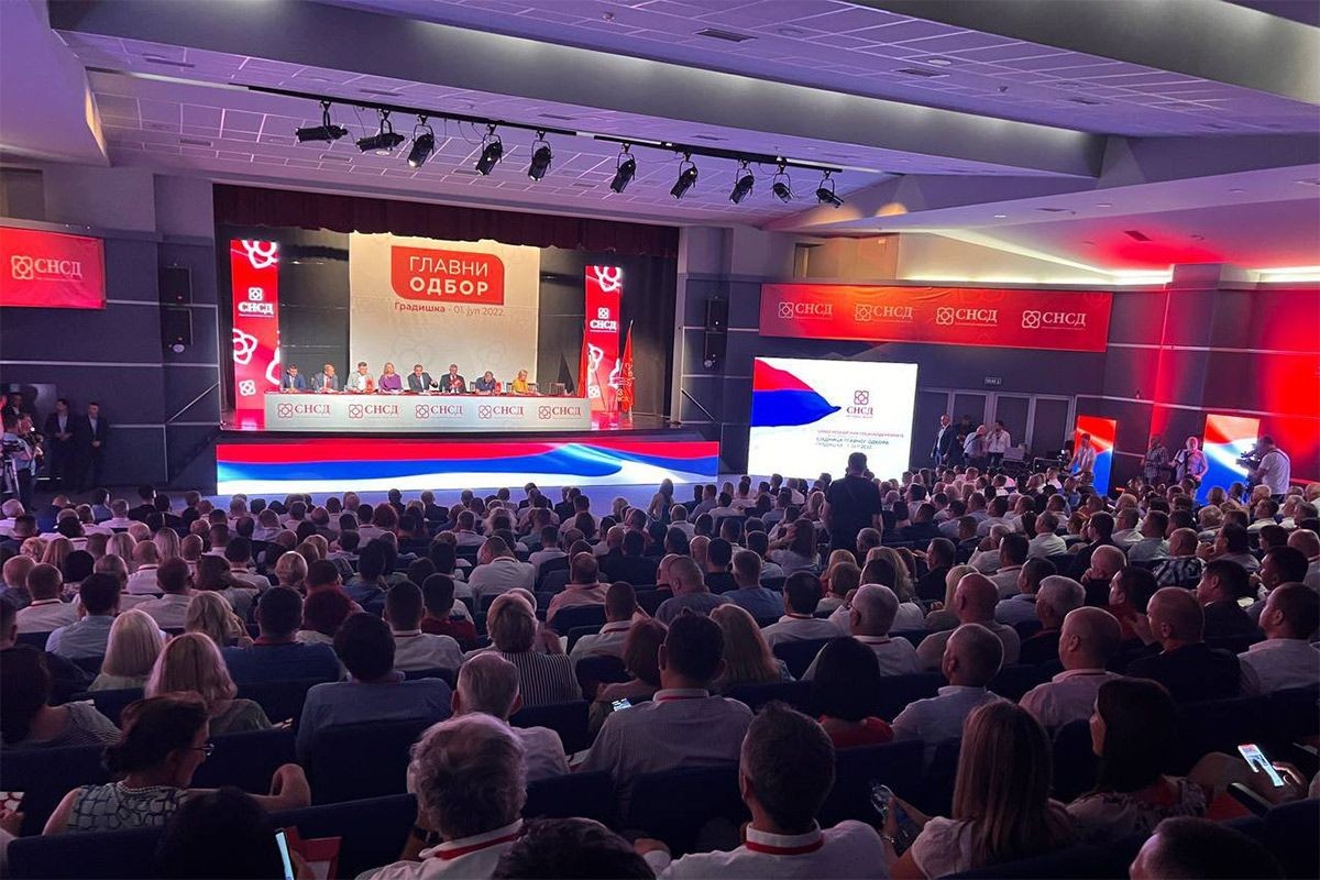 Glavni odbor SNSD-a potvrdio kandidature Milorada Dodika i Željke Cvijanović