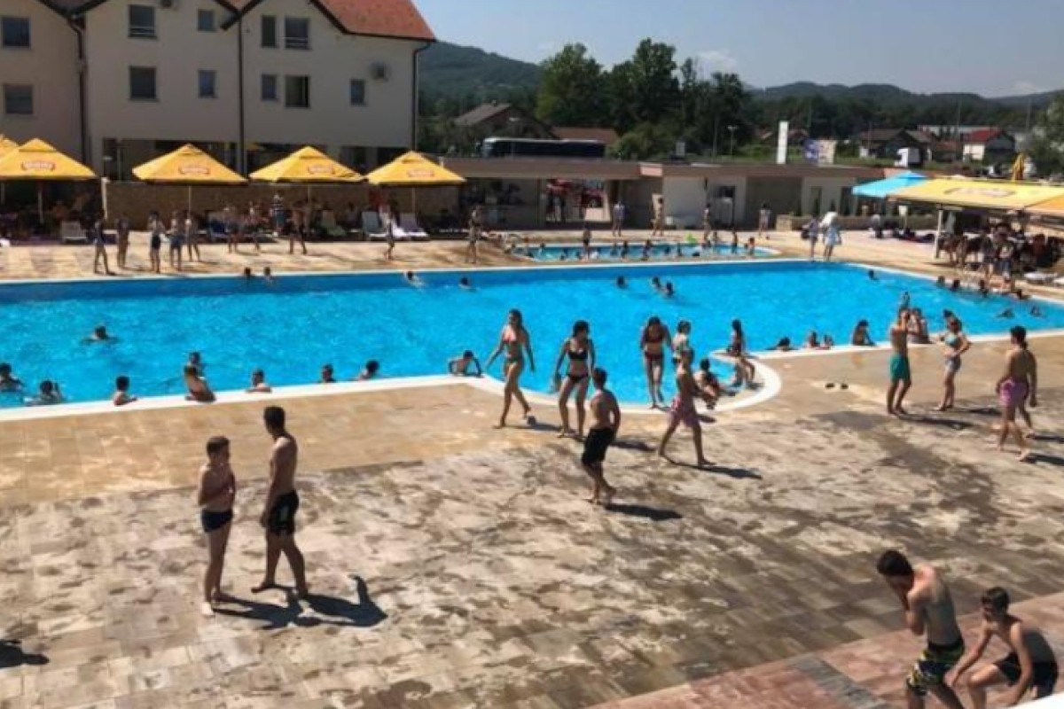 Muškarac smrtno stradao na bazenu