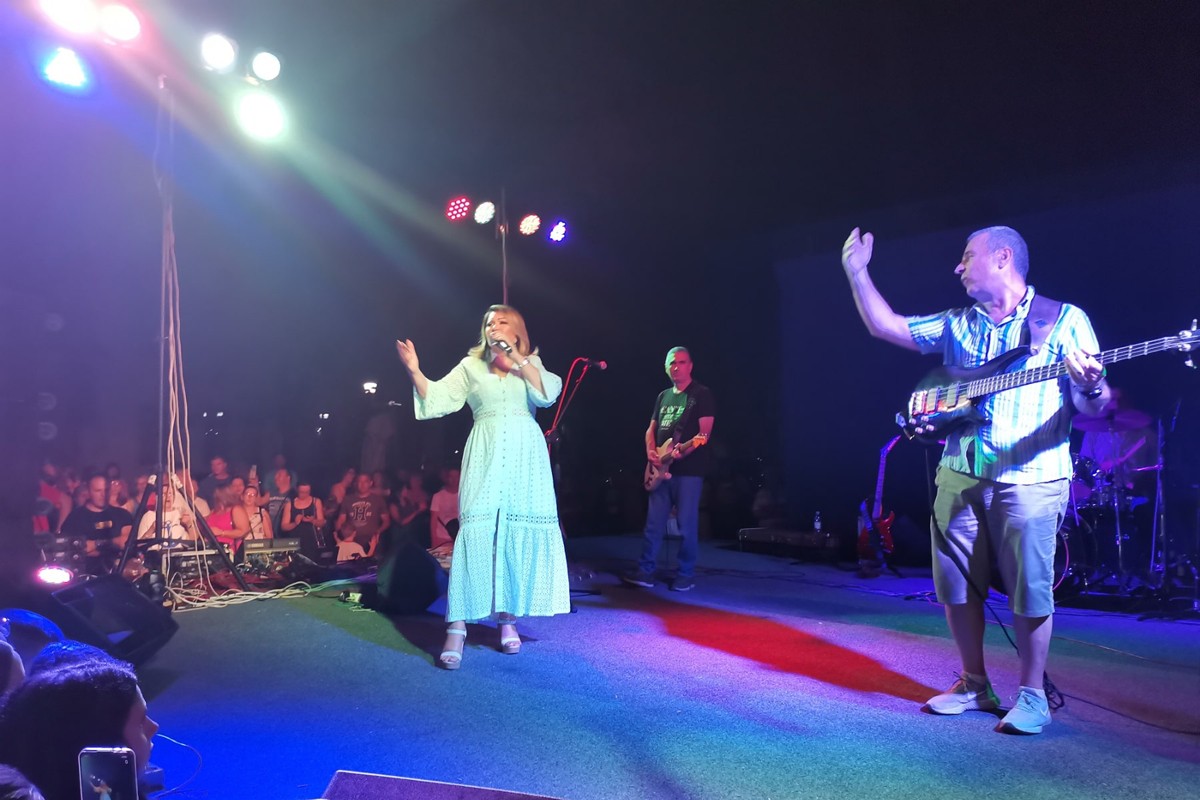 Koncert Nede Ukraden na Trgu slobode razveselio Trebinjce