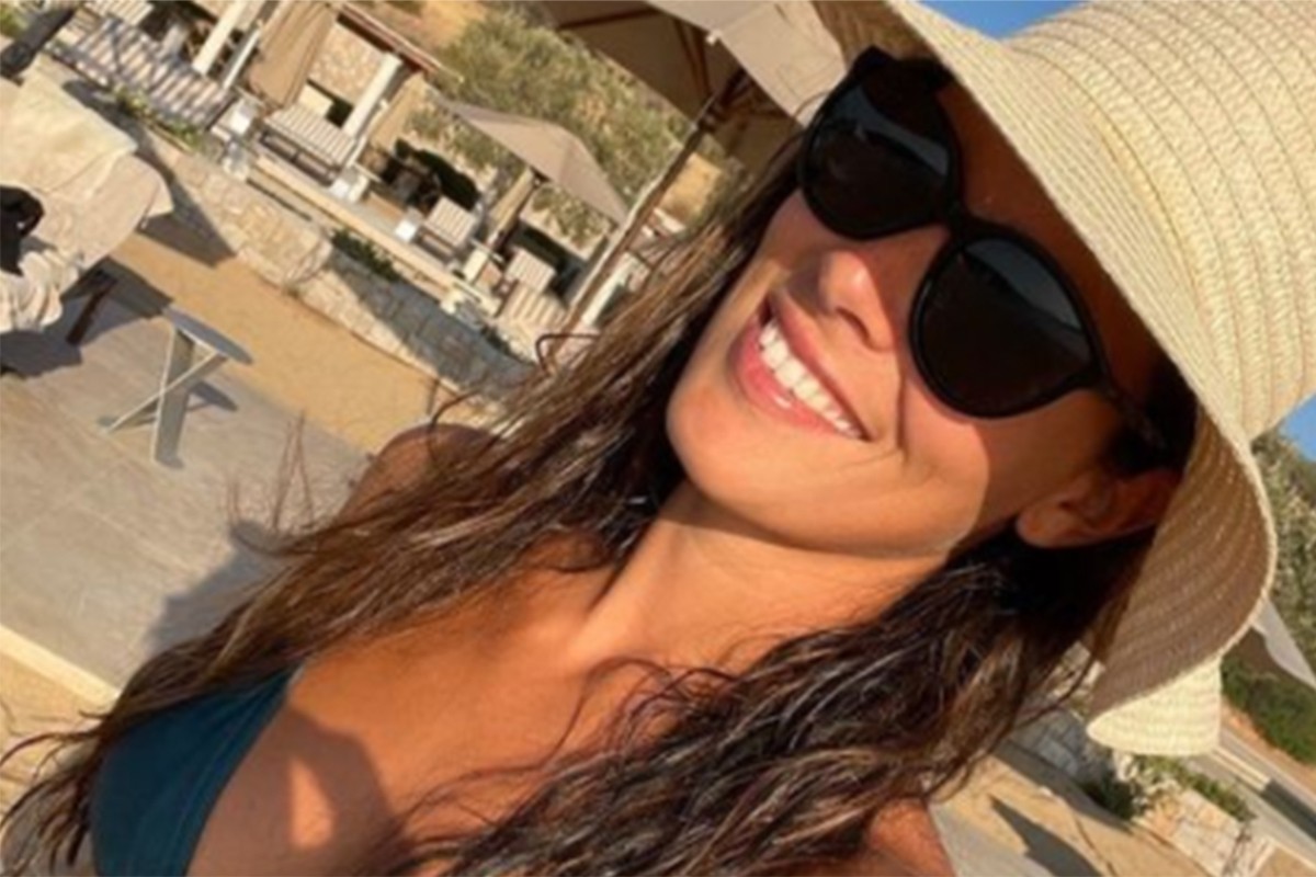 Ana Ivanović pozirala na teniskom terenu, kompimenti pljušte