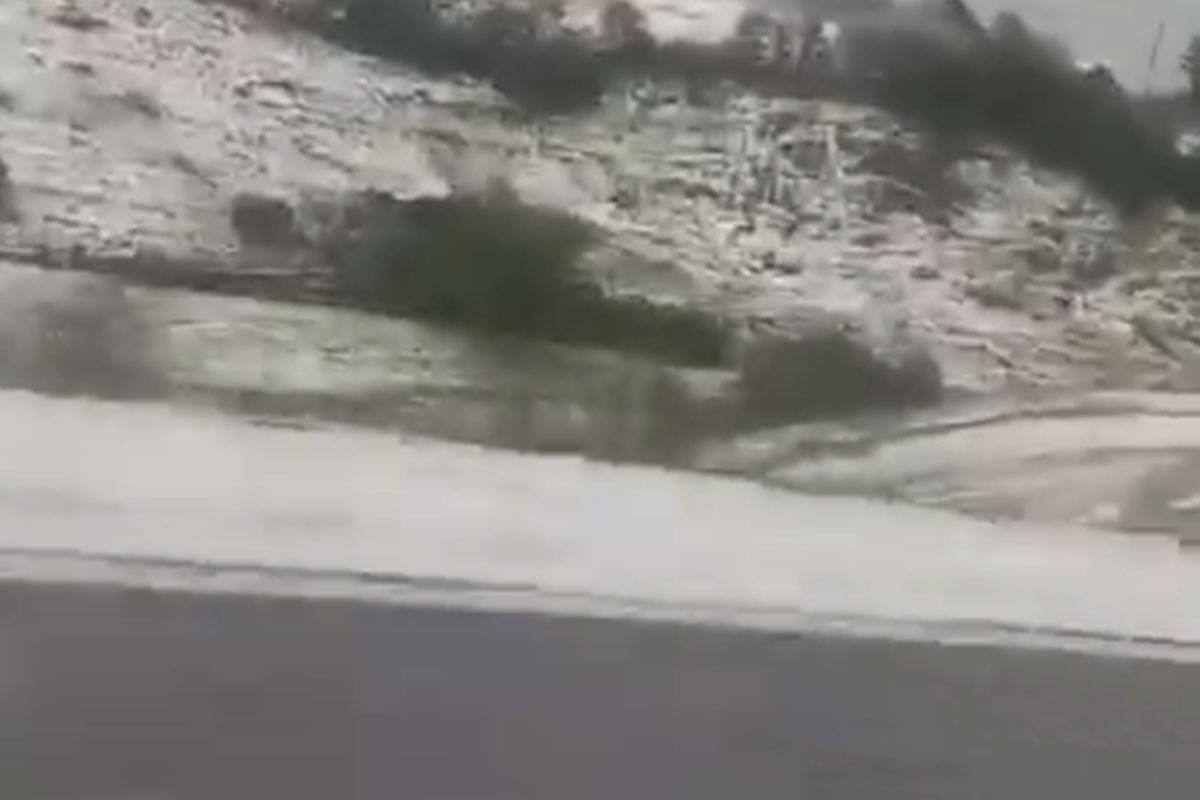 Jako nevrijeme u nekoliko gradova BiH, grad zabijelio Sokolac