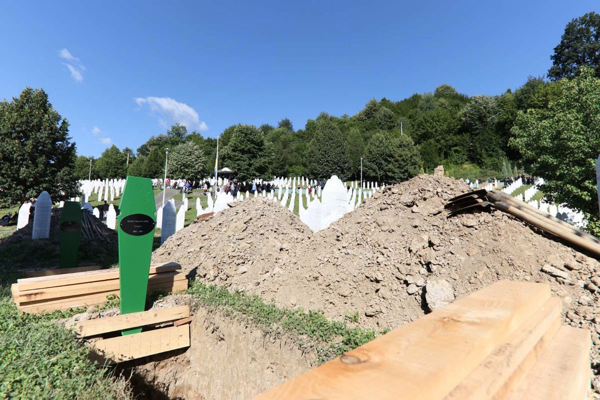 Počela komemoracija u Potočarima