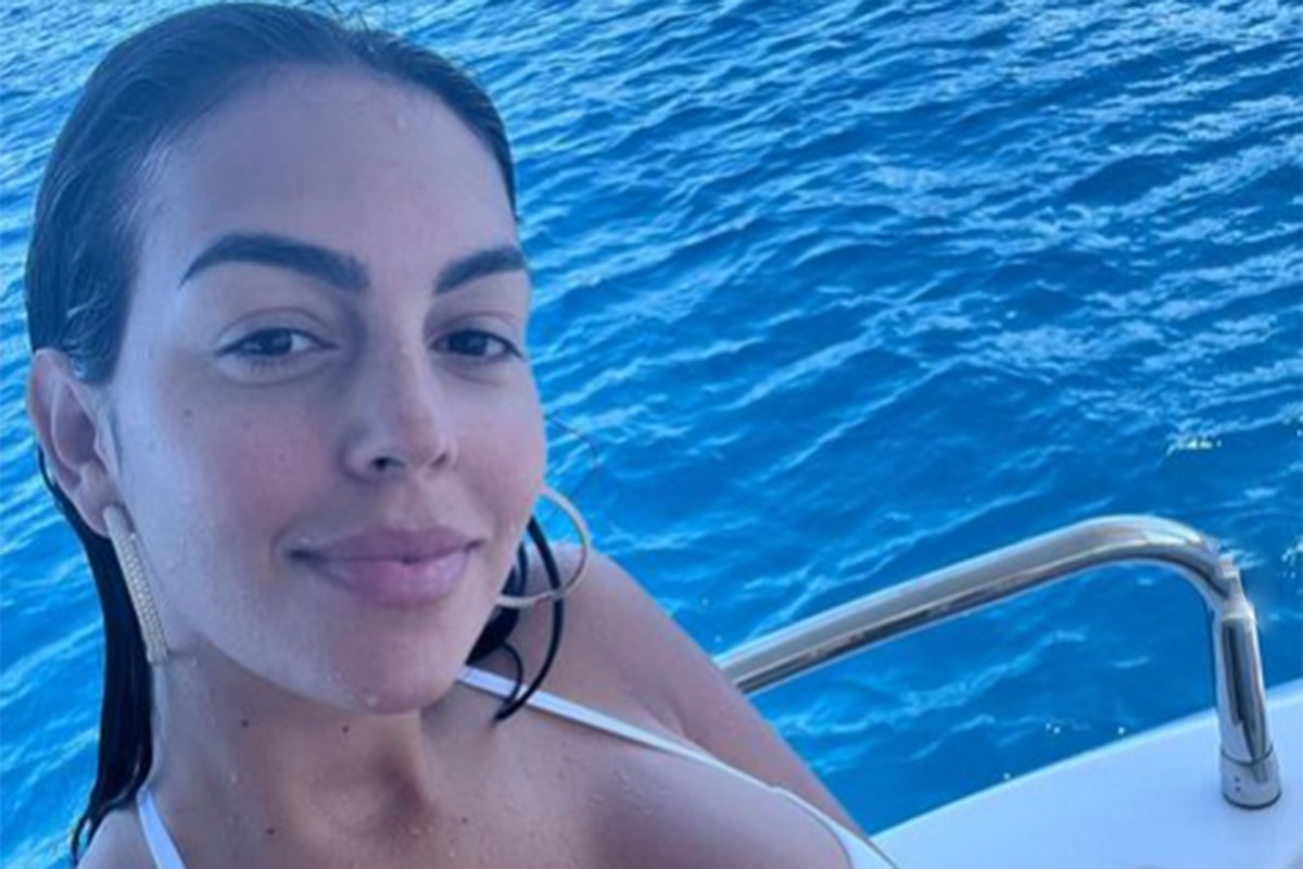 Georgina objavila fotografiju ćerke, minđuše i Diorova garderoba u prvom planu