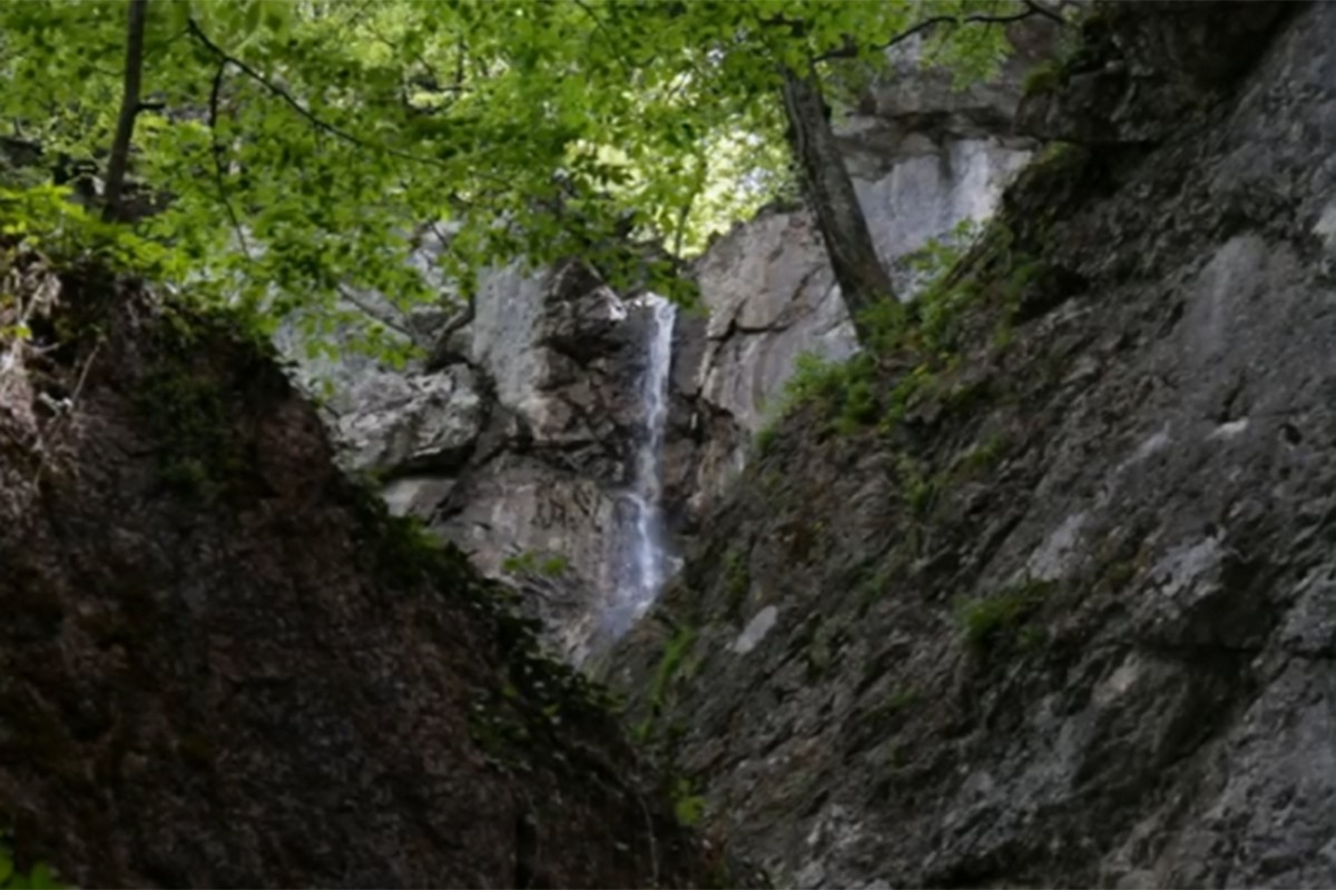 Dječak pao sa litice kod Divčibara, spasili ga vatrogasci