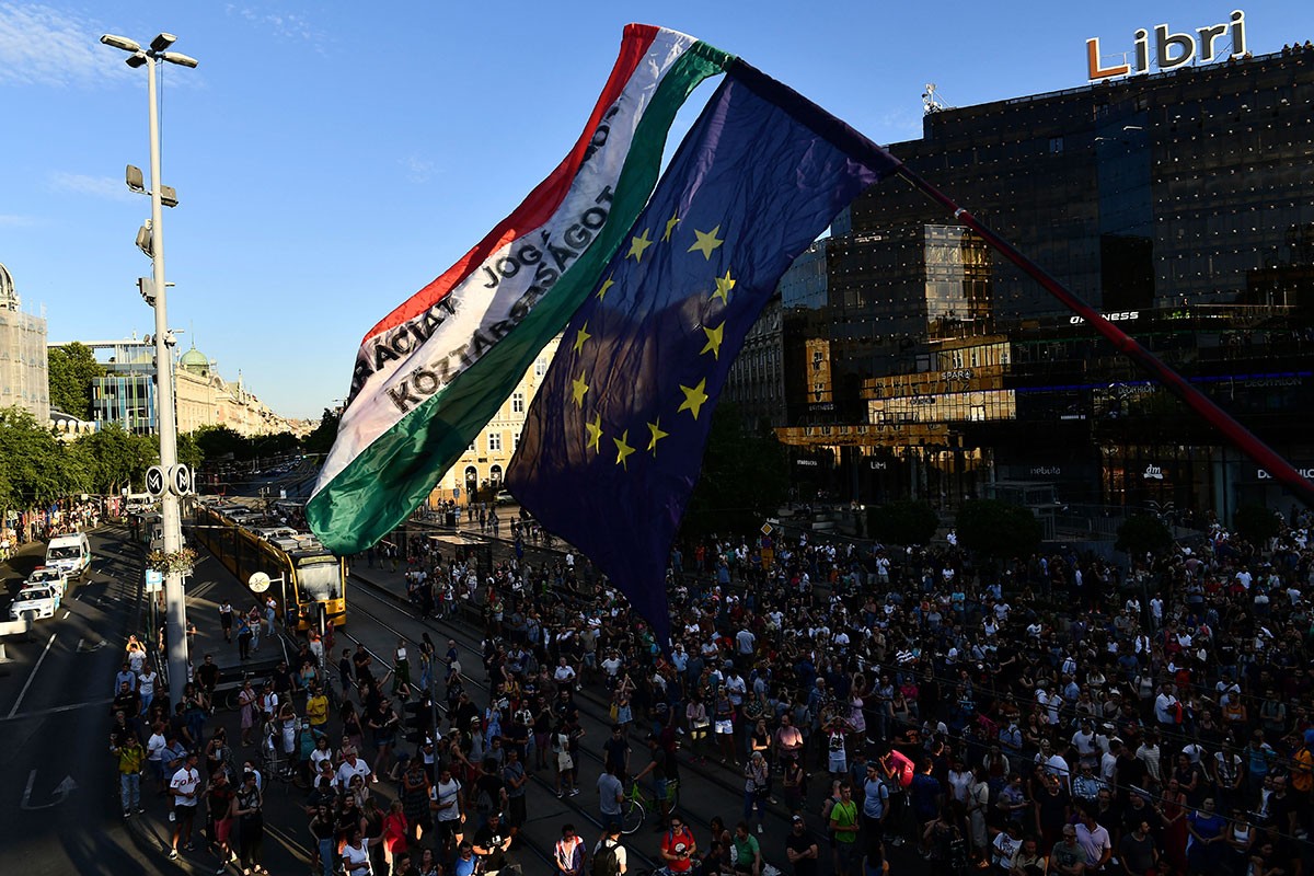 Protest u Budimpešti zbog povećanja poreza