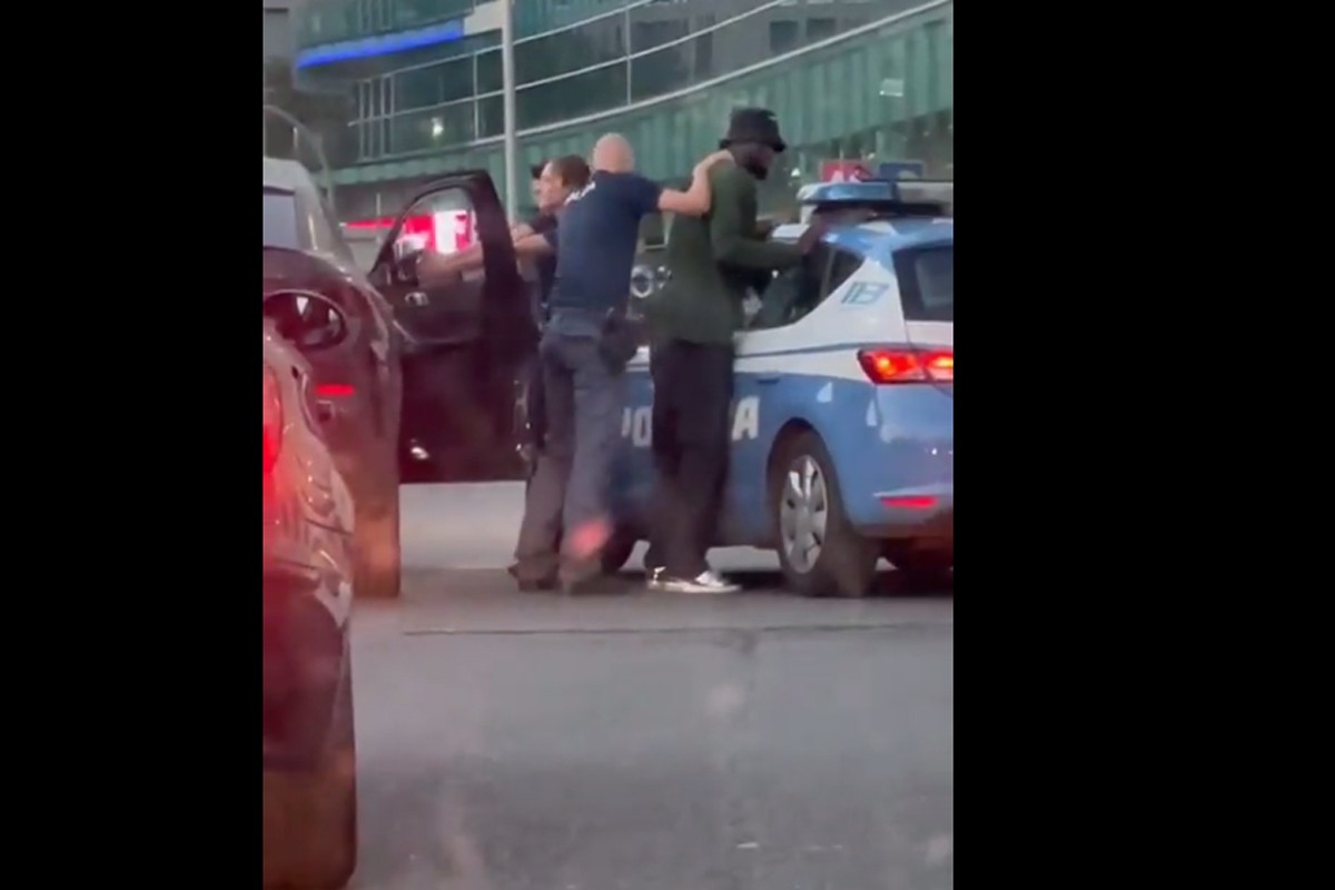 Policija pretresala fudbalera Milana, pištoljima nišanili saputnike