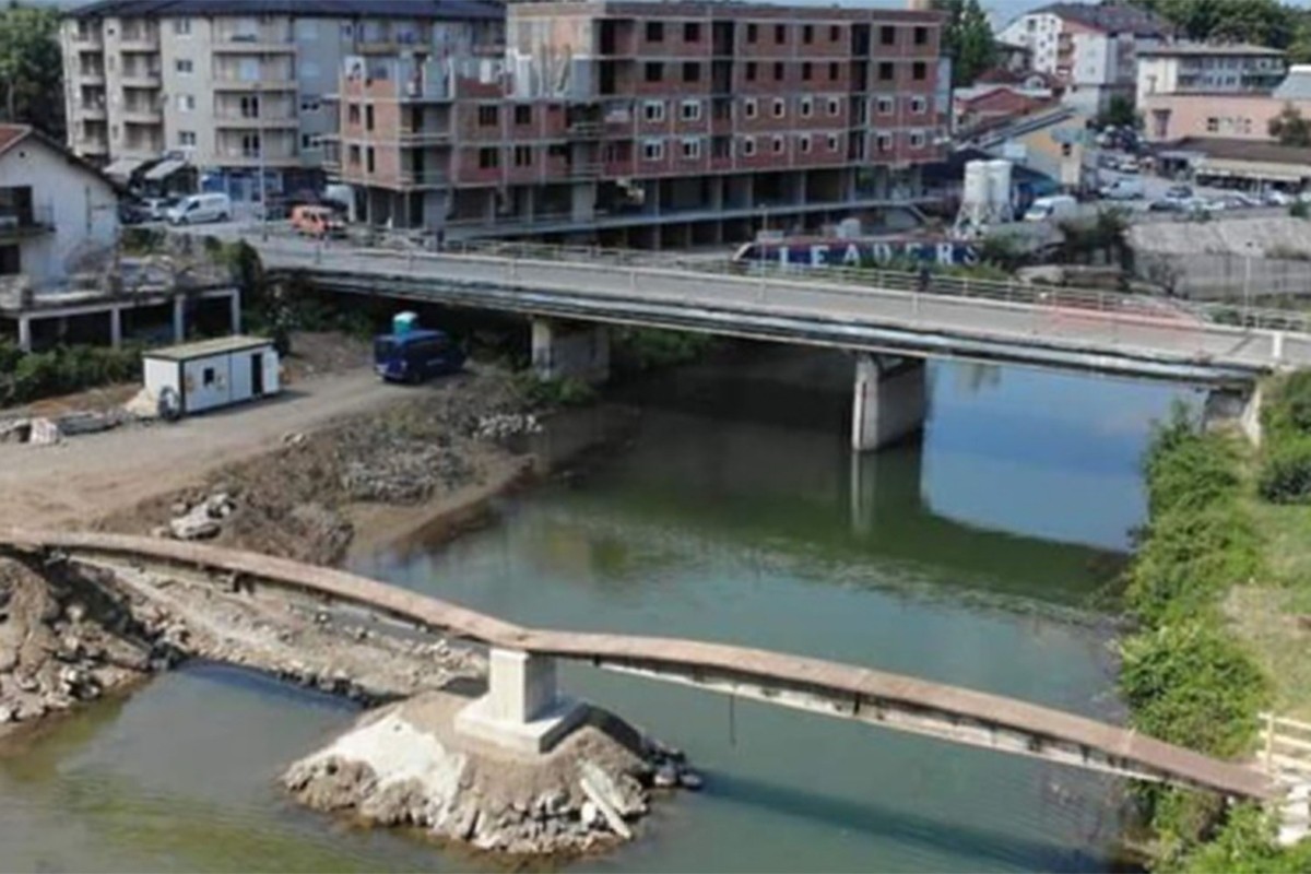 Izgradnja gradskog mosta i obustava saobraćaja u Tesliću