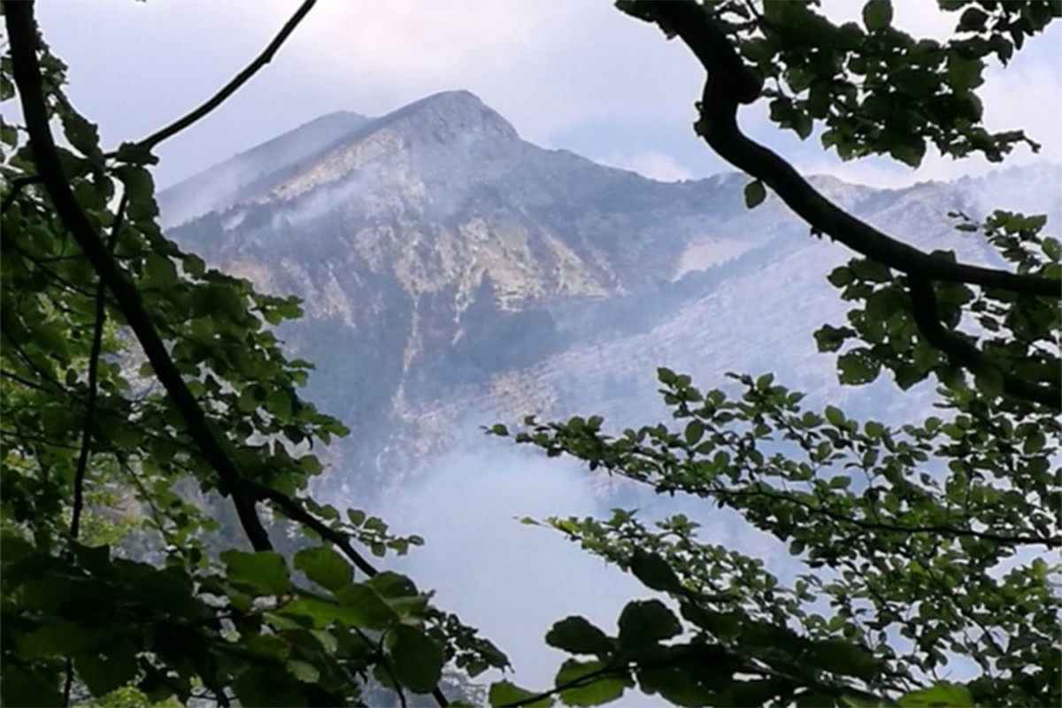 Čeka se pomoć kanadera iz Hrvatske za gašenja požara na Čvrsnici