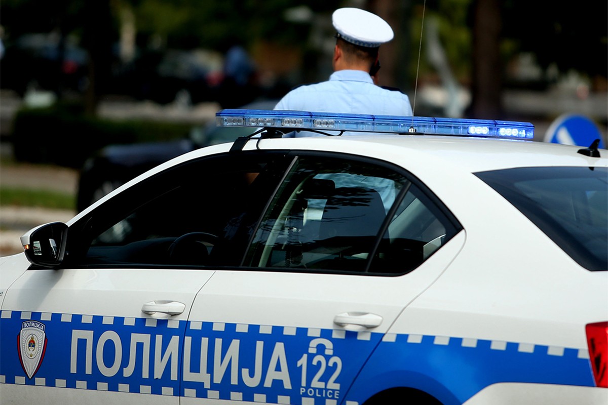 Policajac mercedesom udario RVI na mopedu