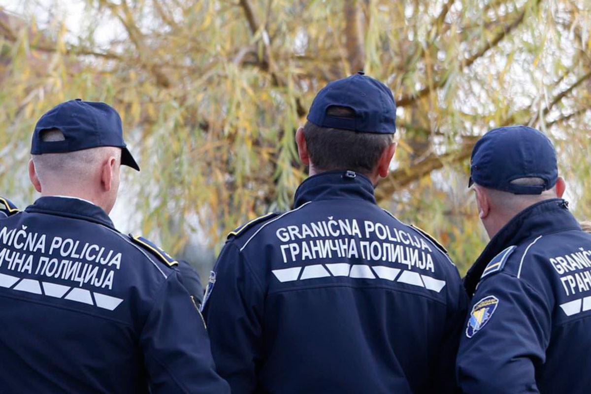Kolege uhapsile pripadnika Granične policije, osumnjičen da je pomagao dilerima