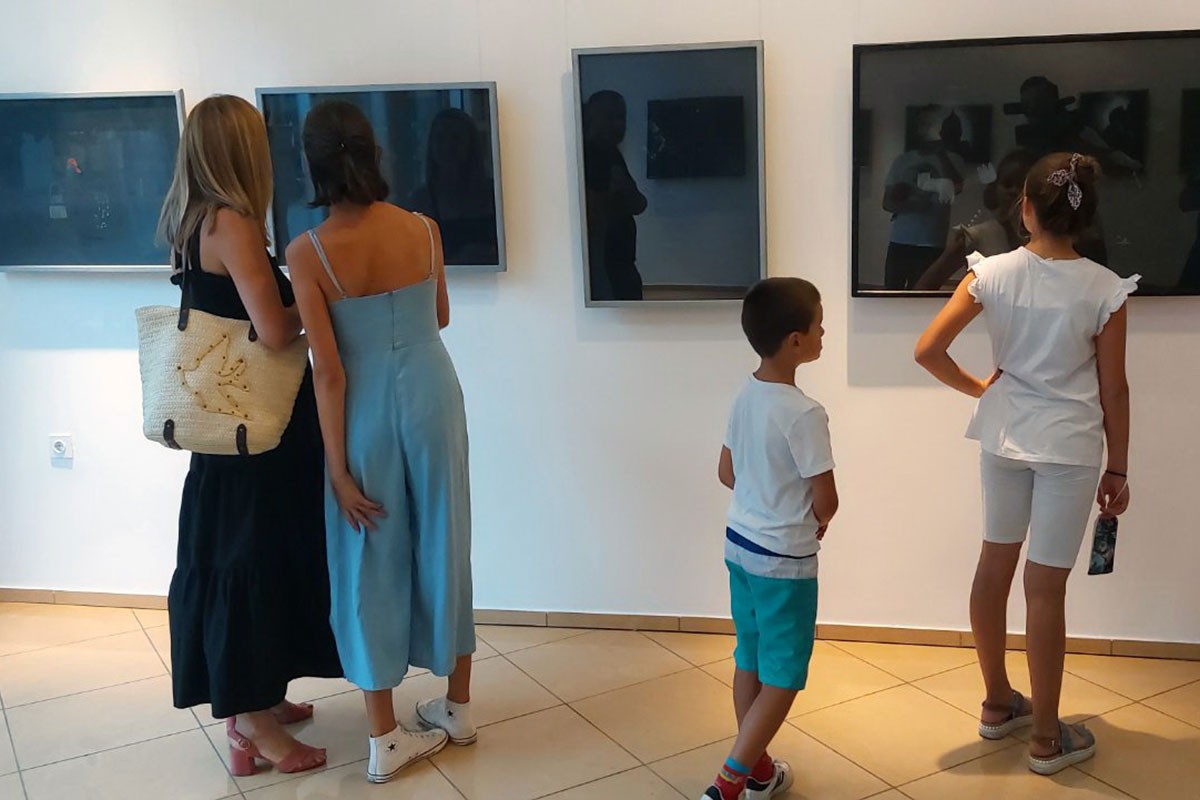 U Prijedoru otvorena izložba slika Nikole Zaklana