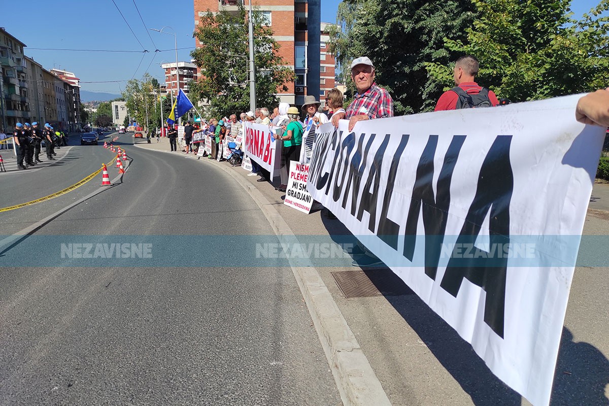Završeni protesti ispred OHR-a, nastavak najavljen za sutra