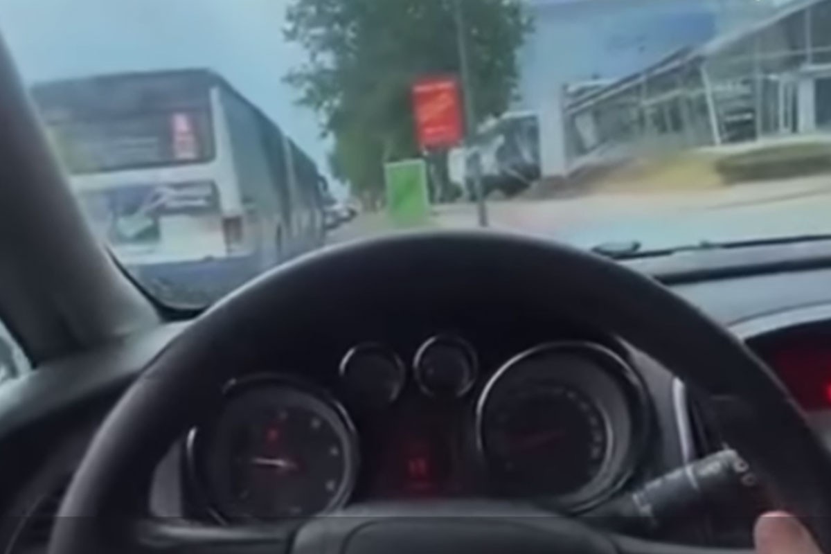 Zasmetala mu gužva pa vozio preko biciklističke i pješačke staze