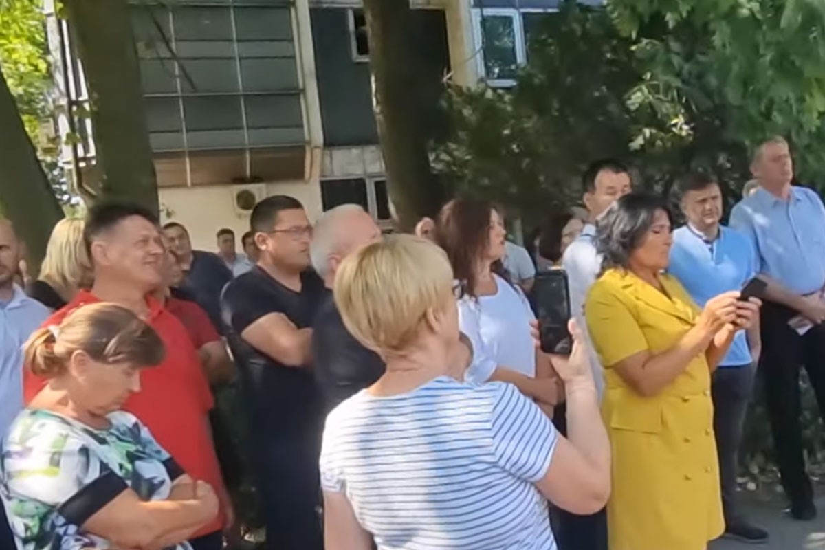 Radnici "Alumine" protestovali protiv prodaje potraživanja "Birča", dali rok Vladi
