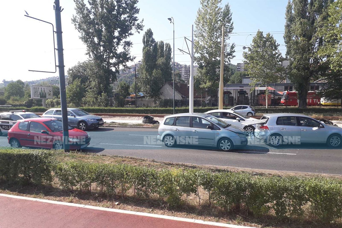 Sudar tri vozila izazvao saobraćajni kolaps u Sarajevu