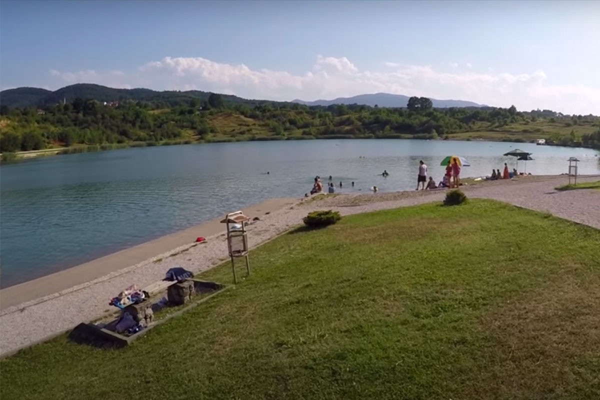 Utopila se dvojica mladića na Rajskom jezeru