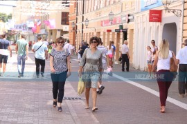 Građani BiH žive pod palicom partija i funkcionera
