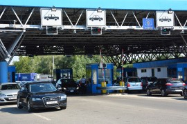 Tablice od drveta stavio na auto i pokušao da uđe u BiH